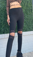 Load image into Gallery viewer, Lace Break Leggings (Size 1X)
